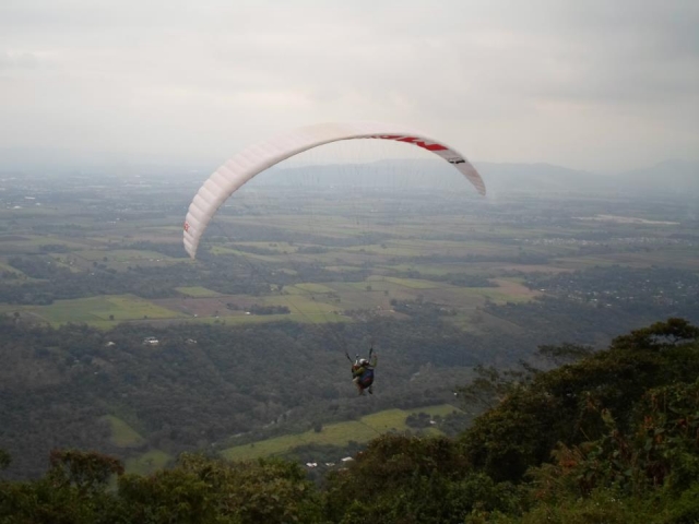  Gleitschirmfliegen in Fortin 